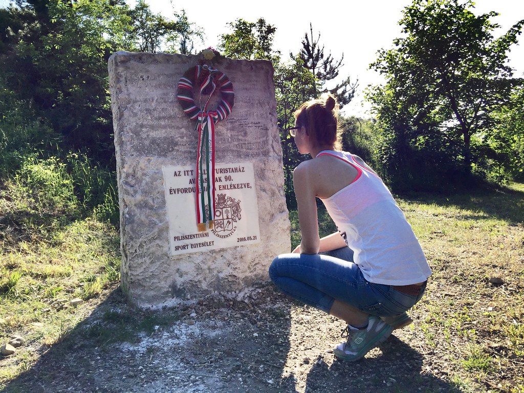 Nagy-Szénási turistaház romja