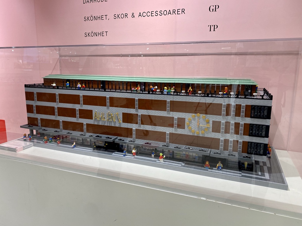 LEGO Åhléns store model